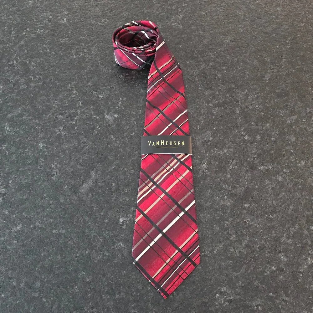 VanHeusen Tie: 100% Silk
